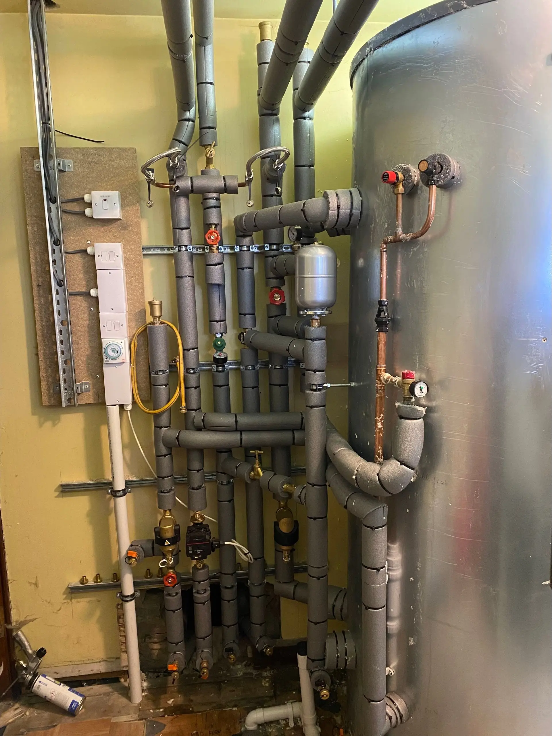 700 litre thermal store, fitted to a Hargassner pellet boiler